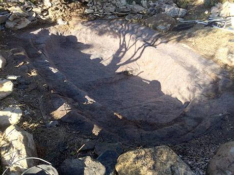 Terrassement pour créer un bassin à poisson dans le Gard