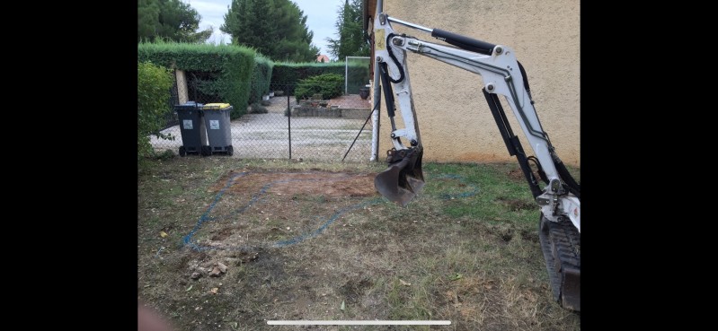 Terassement d'un bassin à poisson Carpentras