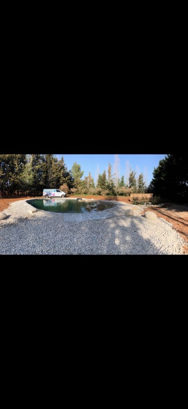 Construction d'un bassin de baignade dans le Vaucluse