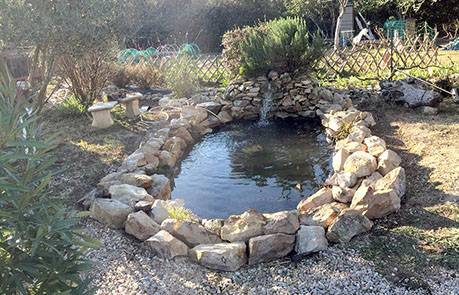 Création d'un bassin à poisson à Pujault dans le Gard